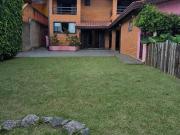 CASA COM 4 QUARTOS E QUINTAL GARAMADO NO JARDIM DOS...