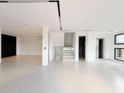 Casa com 4 quartos, elevador e piscina à venda, 400 m²...