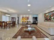 Casa com 4 quartos em venda no Lago Sul, 350 m² construída