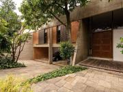 Casa com 4 quartos sendo 4 suites à venda, 885 m² por R$...