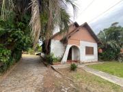 Casa com 4 quartos sendo uma suite no Centro de Sapucaia...
