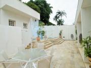 Casa com 4 Suítes / Piscina / Espaço Gourmet Condomínio...