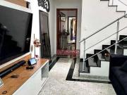 Casa com 4 dormitórios à venda, 220 m² por R$...