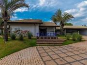 Casa com 4 suítes à venda, 1000 m² Condomínio Village...