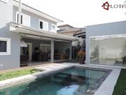 Casa com 4 suítes à venda, 300 m² por R$ 2.400.000...