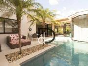 Casa com 4 dormitórios à venda, 334 m² por R$...