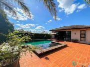 Casa com 4 Suites à venda, 635 m² por R$ 6.400.000...