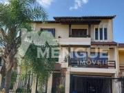 Casa com 4 suítes, e 4 vagas de garagem à Venda, 410 m²...