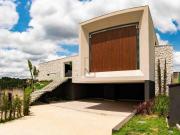 Casa com 4 suítes e 8 vagas de garagem no bairro Riviera