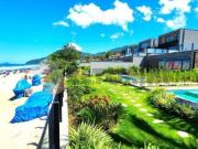 Casa com 4 suites pé na areia em maresias, à venda por...