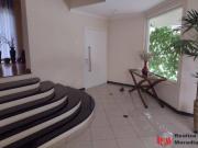 Casa com 4 suítes piscina varanda Alphaville