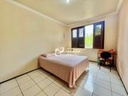 Casa com 5 dormitÃ³rios para alugar, 192 mÂ² por R$...