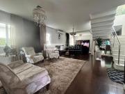 Casa com 5 Dormitórios, 1 Suíte, 471 m², à venda por R$...