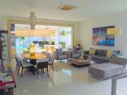 Casa com 5 dormitórios à venda, 423 m² por R$...