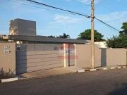 Casa com 5 dormitórios à venda, 200 m² por R$...