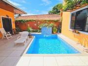 Casa com 5 dormitórios à venda, 240 m² por R$...