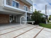 Casa com 5 dormitórios à venda, 251 m² por R$...