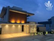 Casa com 5 dormitórios à venda, 294 m² por R$...