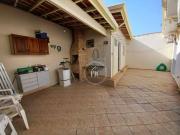 Casa com 5 dormitórios à venda, 300 m² por R$...