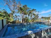 Casa com 5 dormitórios à venda, 322 m² por R$...