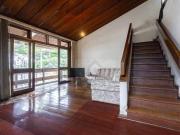 Casa com 5 dormitórios à venda, 323 m² por R$...