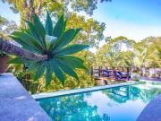 Casa com 5 dormitórios à venda, 324 m² por R$...