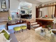 Casa com 5 dormitórios à venda, 325 m² por R$...
