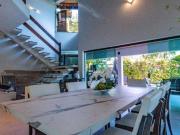 Casa com 5 dormitórios à venda, 346 m² por R$...