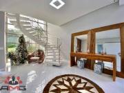 Casa com 5 dormitórios à venda, 350 m² por R$...