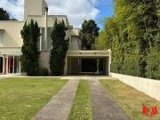 Casa com 5 Dormitórios à Venda, 350 m² Venda por R$...