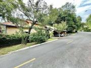 Casa com 5 dormitórios à venda, 360 m² por R$...