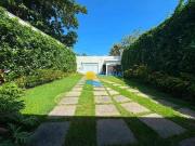 Casa com 5 dormitórios à venda, 363 m² por R$...