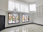 Casa com 5 dormitórios à venda, 365 m² por R$...