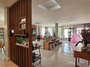 Casa com 5 dormitórios à venda, 367 m² por R$...