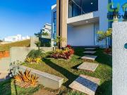 Casa com 5 dormitórios à venda, 380 m² por R$...