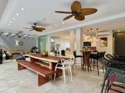 Casa com 5 dormitórios à venda, 386 m² por R$...