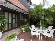 Casa com 5 dormitórios à venda, 398 m² por R$...