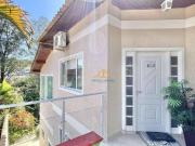 Casa com 5 dormitórios à venda, 400 m² por R$...