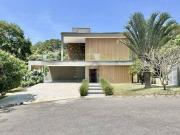 Casa com 5 dormitórios à venda, 401 m² por R$ 2.700.000...