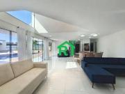 Casa com 5 dormitórios à venda, 415 m² por R$...