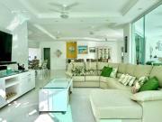 Casa com 5 dormitórios à venda, 420 m² por R$ 3.300.000...