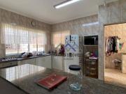 Casa com 5 dormitórios à venda, 421 m² por R$...