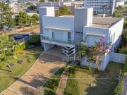 Casa com 5 dormitórios à venda, 440 m² por R$...