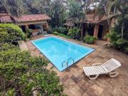 Casa com 5 dormitórios à venda, 450 m² por R$...