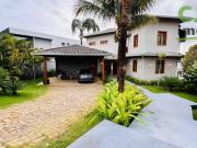 Casa com 5 dormitórios à venda, 450 m² por R$...