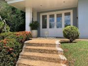 Casa com 5 dormitórios à venda, 457 m² por R$...