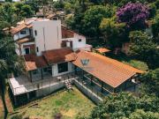 Casa com 5 dormitórios à venda, 475 m² por R$...