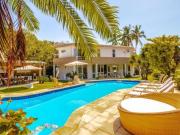 Casa com 5 dormitórios à venda, 500 m² por R$...
