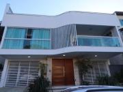 Casa com 5 dormitórios à venda, 500 m² por R$...