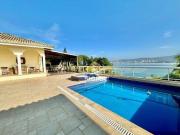 Casa com 5 dormitórios à venda, 500 m² por R$...